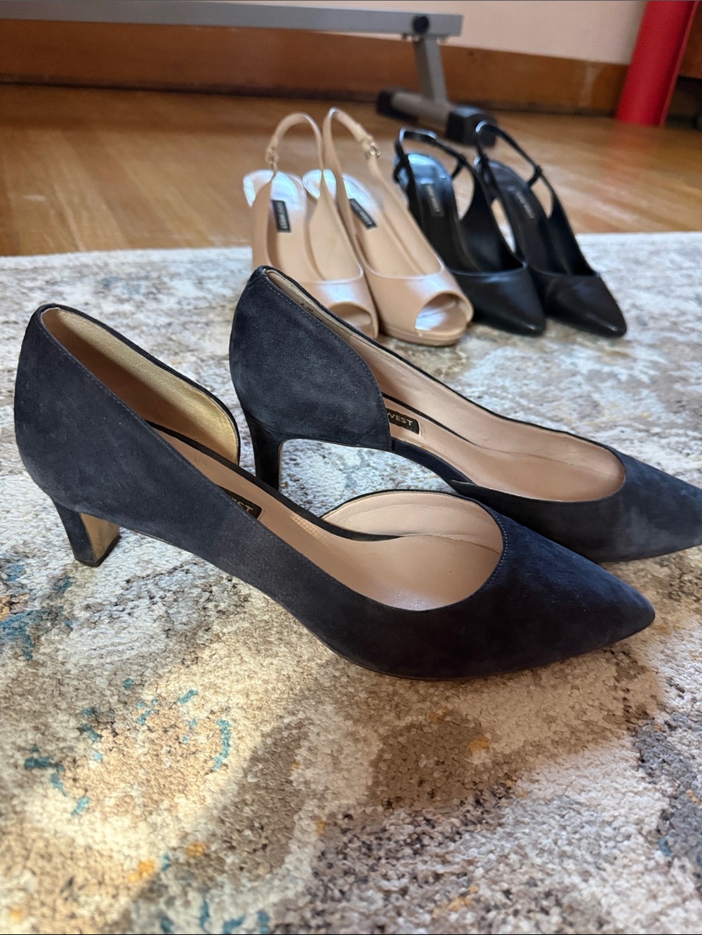 Lot of 4 Nine West Women's Heels Set - Nude, Navy, Black - Picture 6 of 10